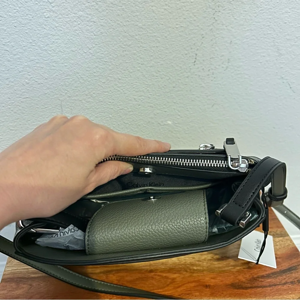 Calvin Klein Black Women's Bag - Picture 5 of 6